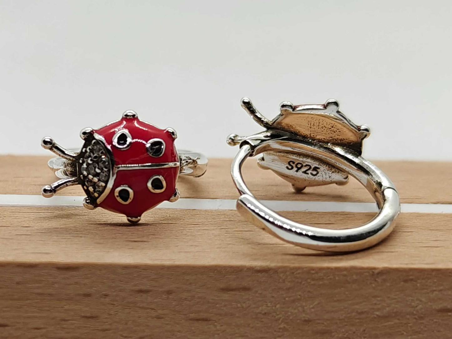 Pendientes Mariquita