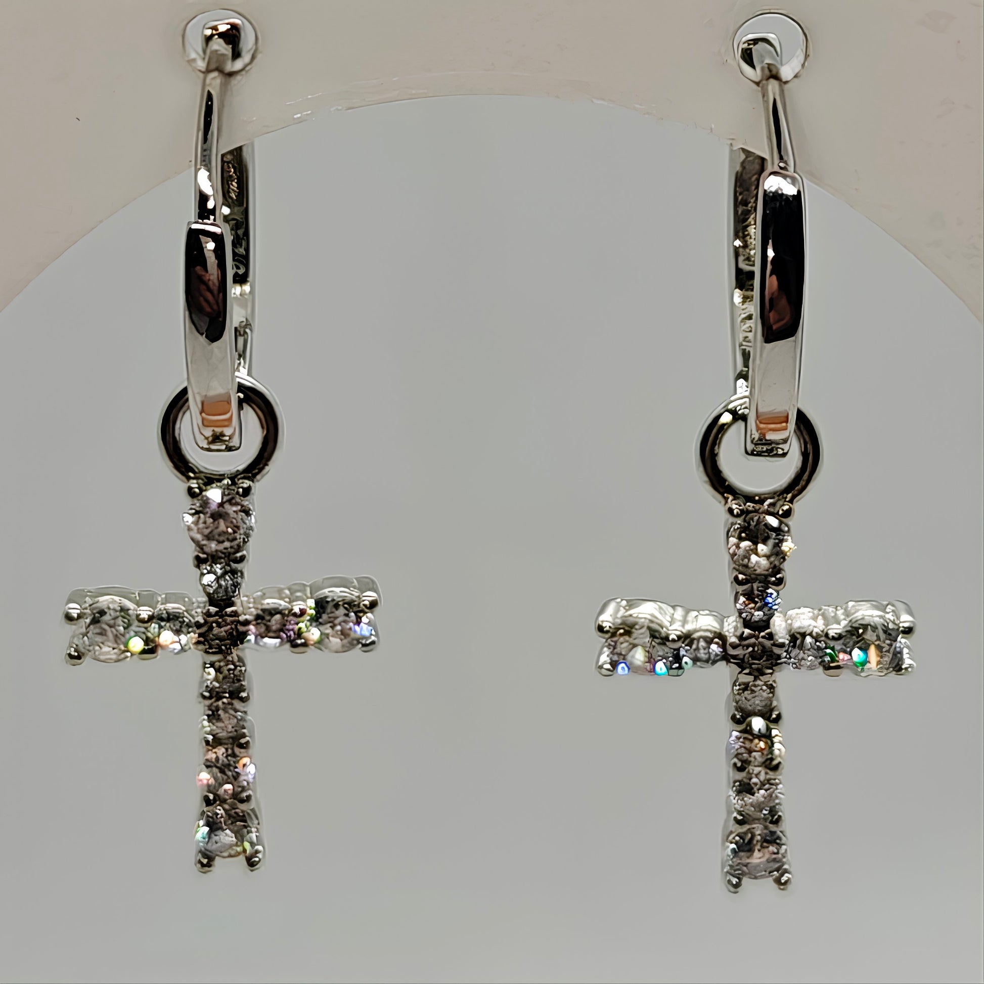 Pendientes Cruz K y L Accesorios